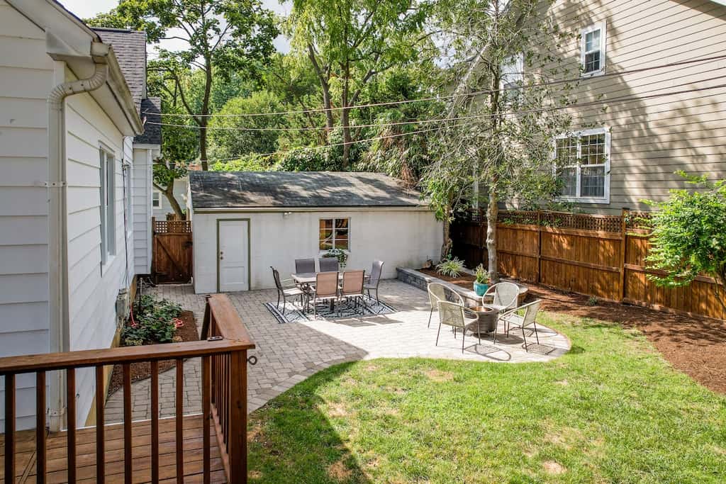 Pet-Friendly Eastport  Yard & Fire Pit