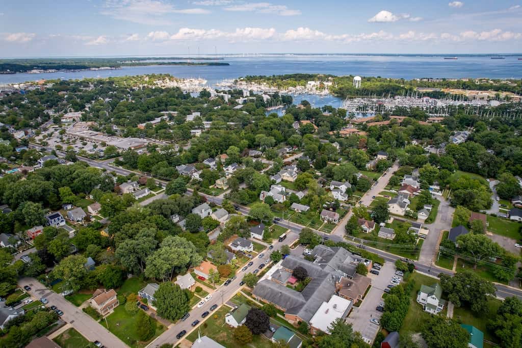 Pet-Friendly Eastport  Yard & Fire Pit