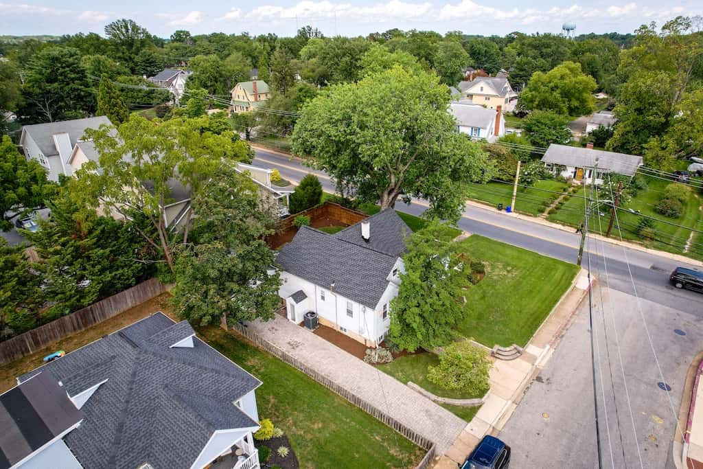 Pet-Friendly Eastport  Yard & Fire Pit