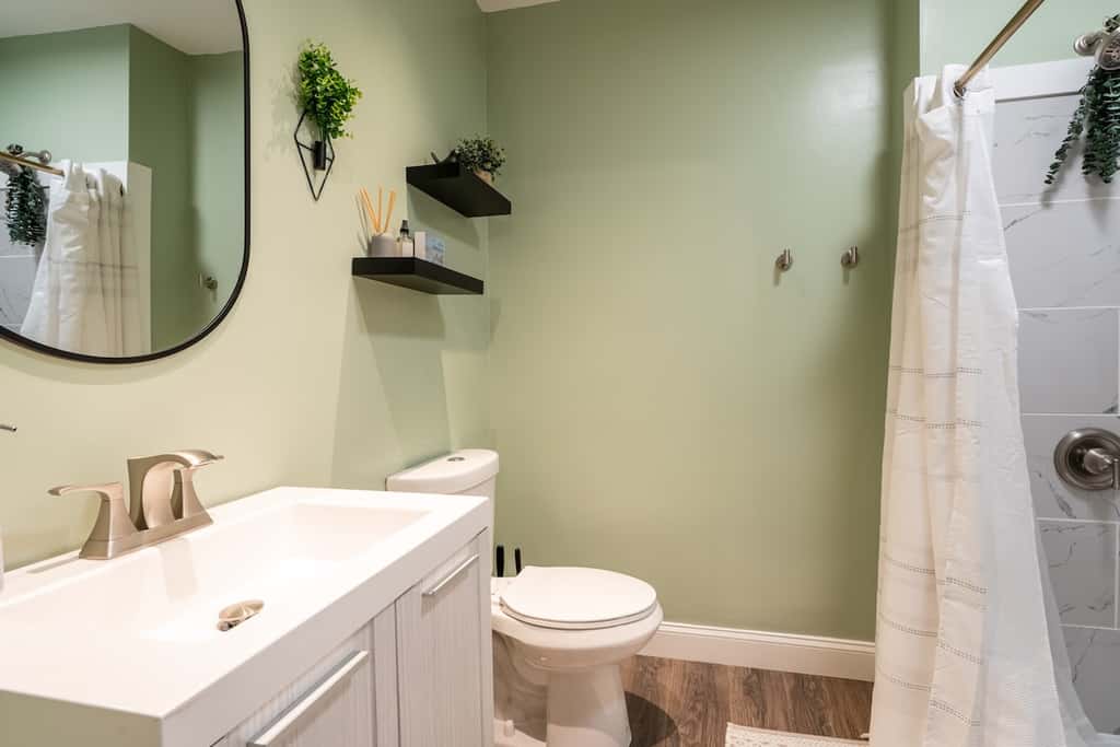 Pet-Friendly Eastport  Yard & Fire Pit