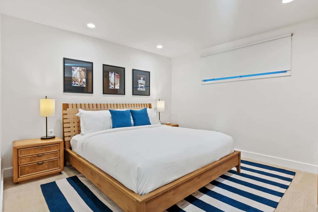 Spa Creek Waterfront  Pool & Parking