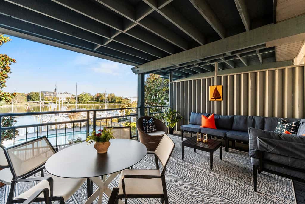 Spa Creek Waterfront  Pool & Parking