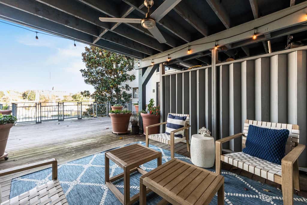 Spa Creek Waterfront  Pool & Parking