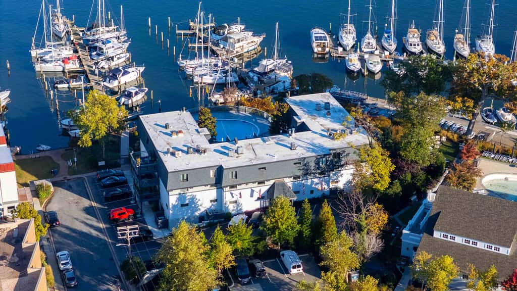 Spa Creek Waterfront  Pool & Parking
