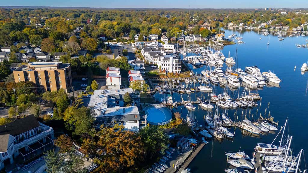 Spa Creek Waterfront  Pool & Parking