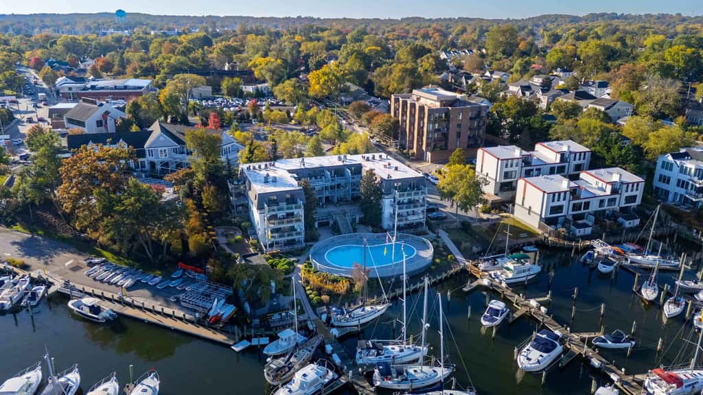 Spa Creek Waterfront  Pool & Parking