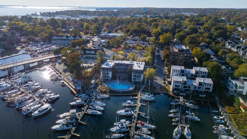 Spa Creek Waterfront  Pool & Parking