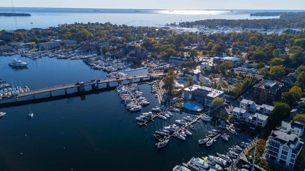 Spa Creek Waterfront  Pool & Parking