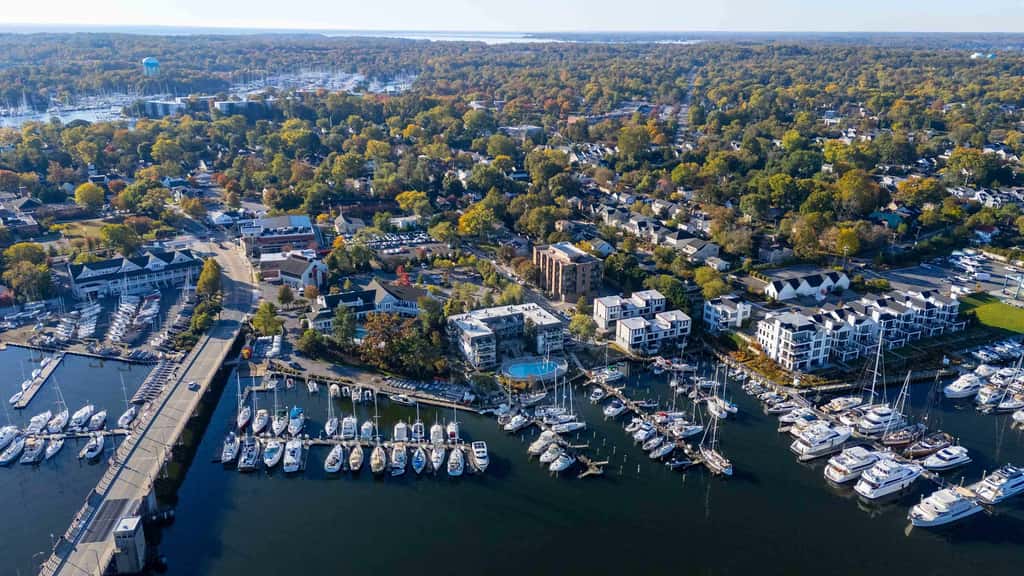 Spa Creek Waterfront  Pool & Parking