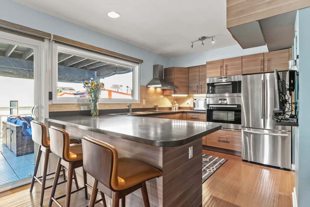 Spa Creek Condo  Pool, Deck & Parking