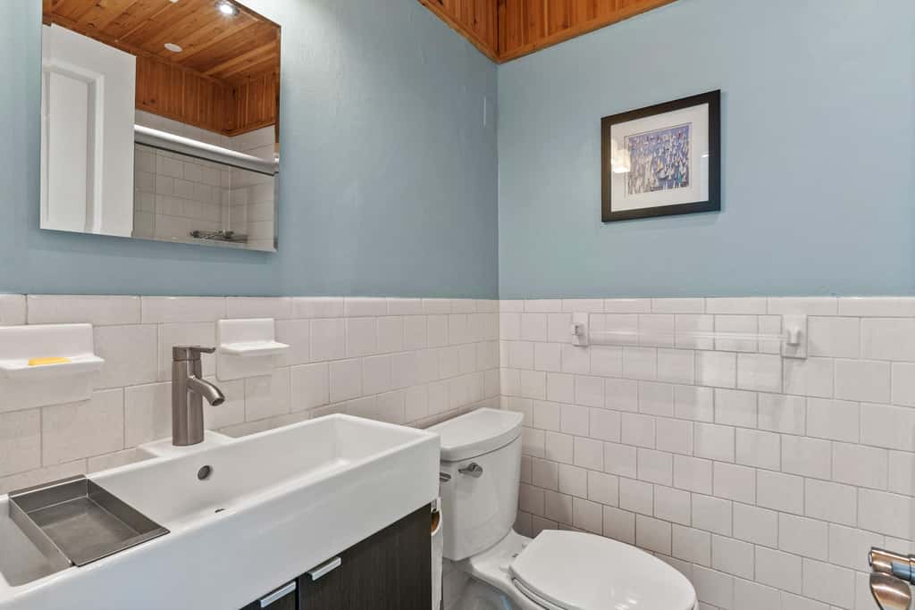 Spa Creek Condo  Pool, Deck & Parking