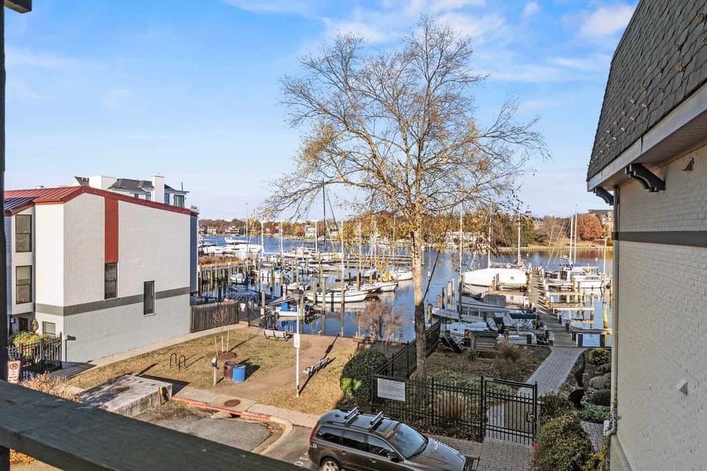 Spa Creek Condo  Pool, Deck & Parking