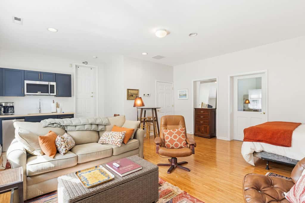 Walk to Navy Stadium  Private Studio w Parking