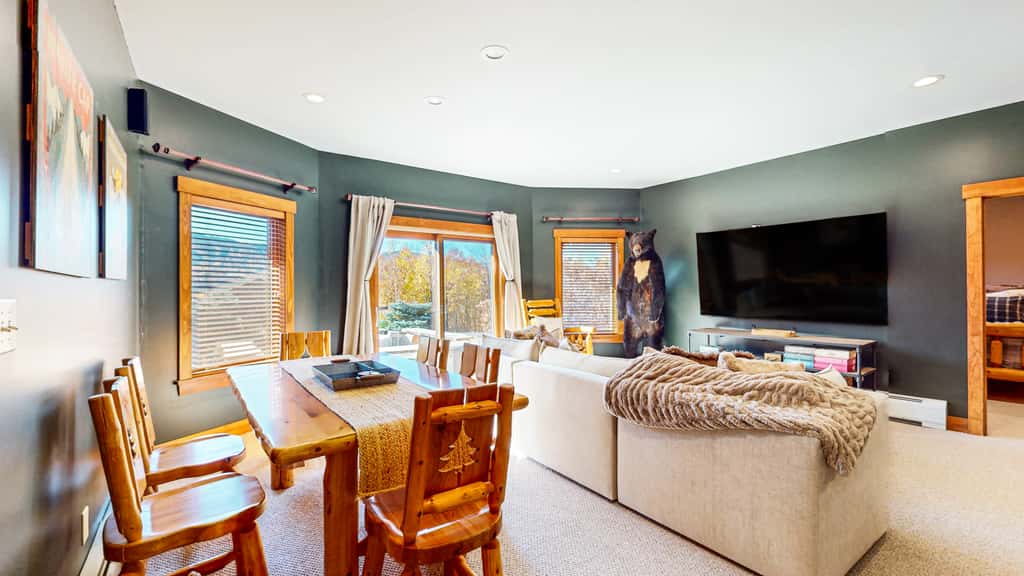 Summit View Lodge