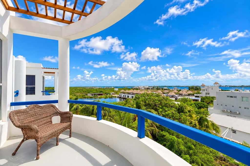 Private Island Penthouse at Brahma Blue, San Pedro