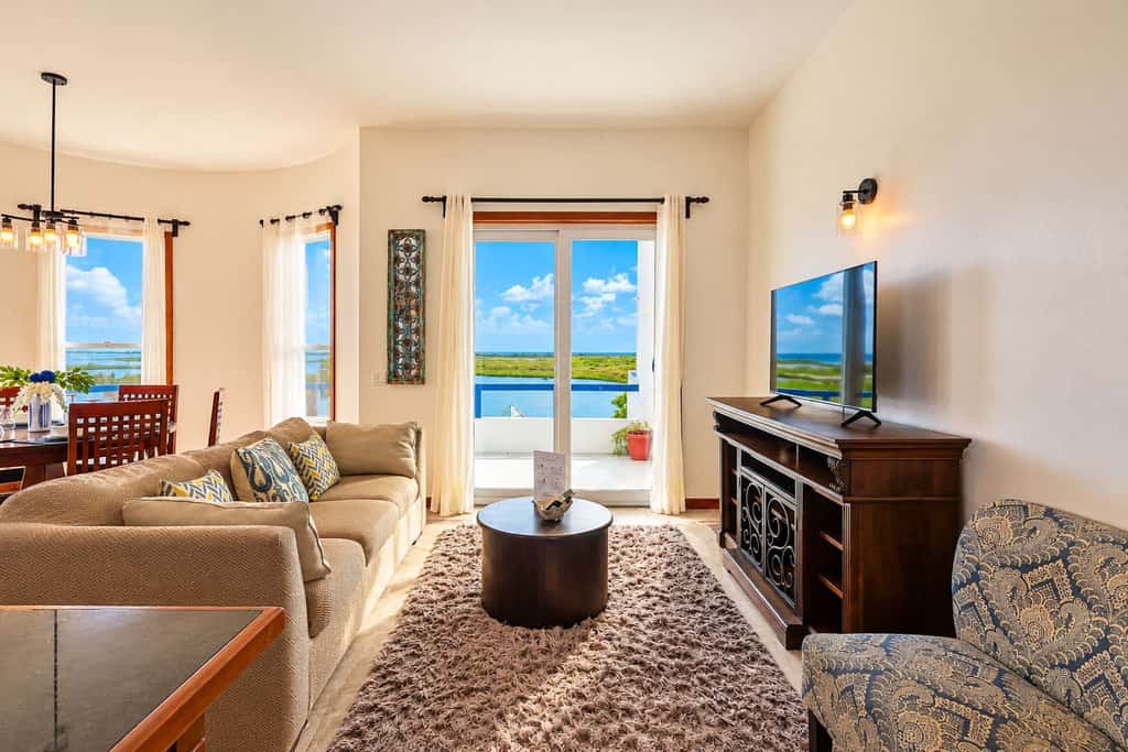 Private Island Penthouse at Brahma Blue, San Pedro