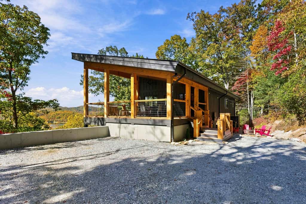 Modern Mountain Retreat, Lake & Mountain Views, 2 Porches, Fire Pit & Gas Fireplace