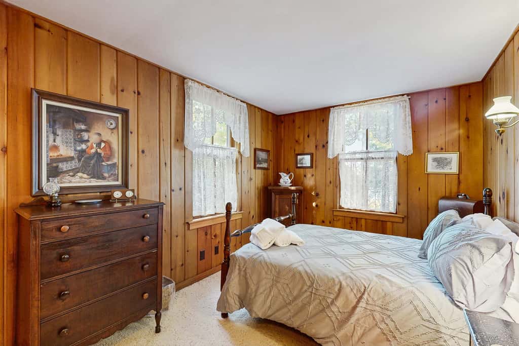 Lakefront retreat with 3 dwellings, fire pit, dock, kayaks, paddleboards & stunning Glen Lake views