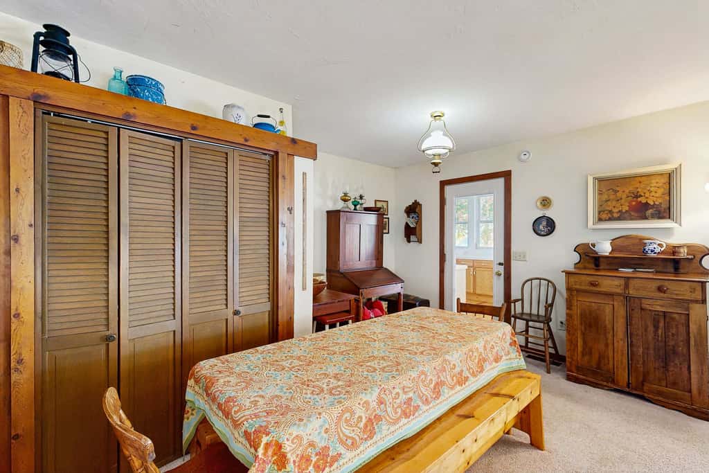 Lakefront retreat with 3 dwellings, fire pit, dock, kayaks, paddleboards & stunning Glen Lake views