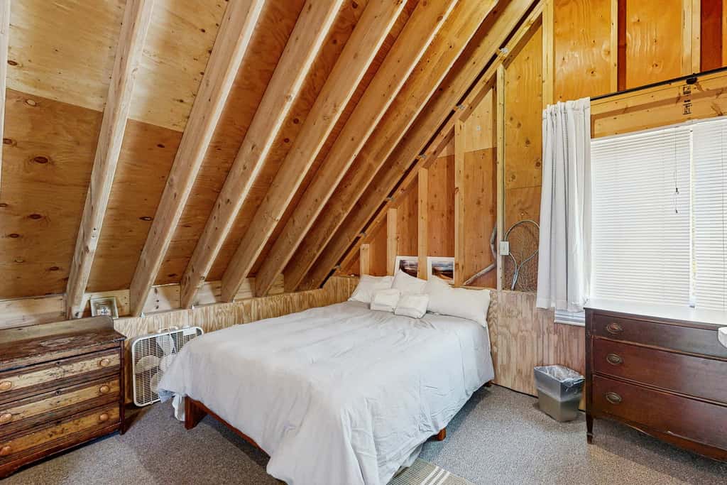 Lakefront retreat with 3 dwellings, fire pit, dock, kayaks, paddleboards & stunning Glen Lake views