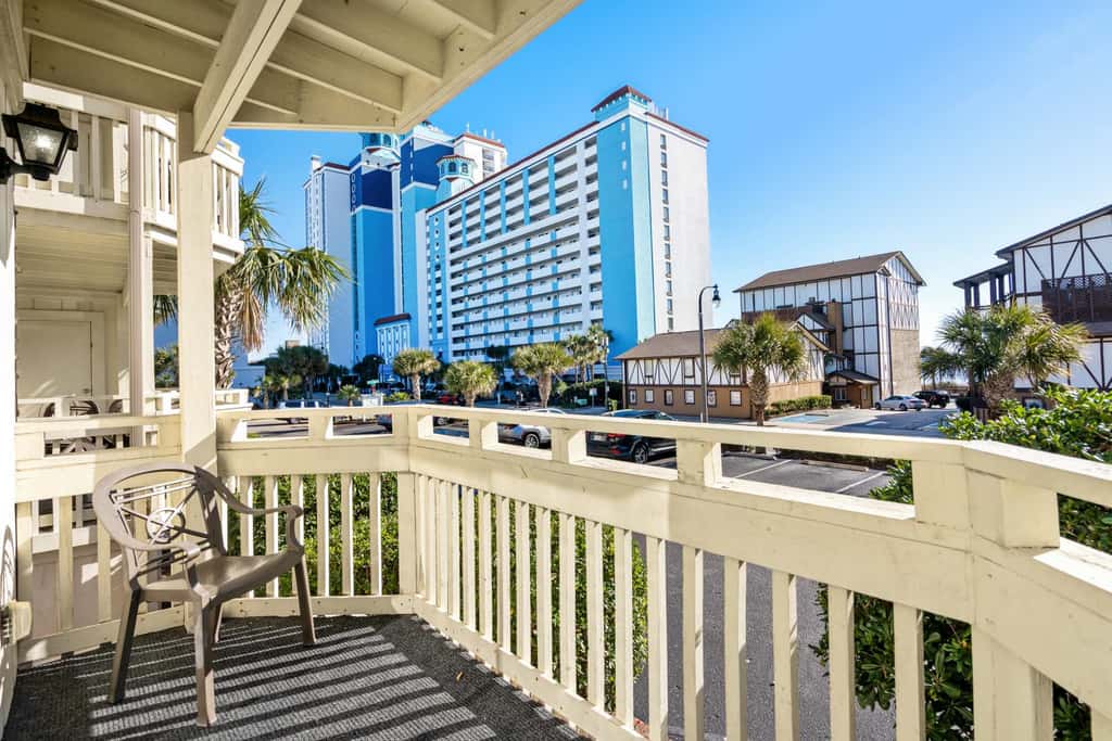 Steps To Beach, Pool, Hot Tub & 1st Floor  