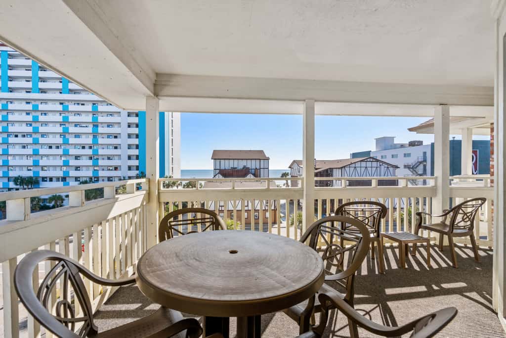 Ocean View • Beach Across St • Giant Hot Tub/Pool