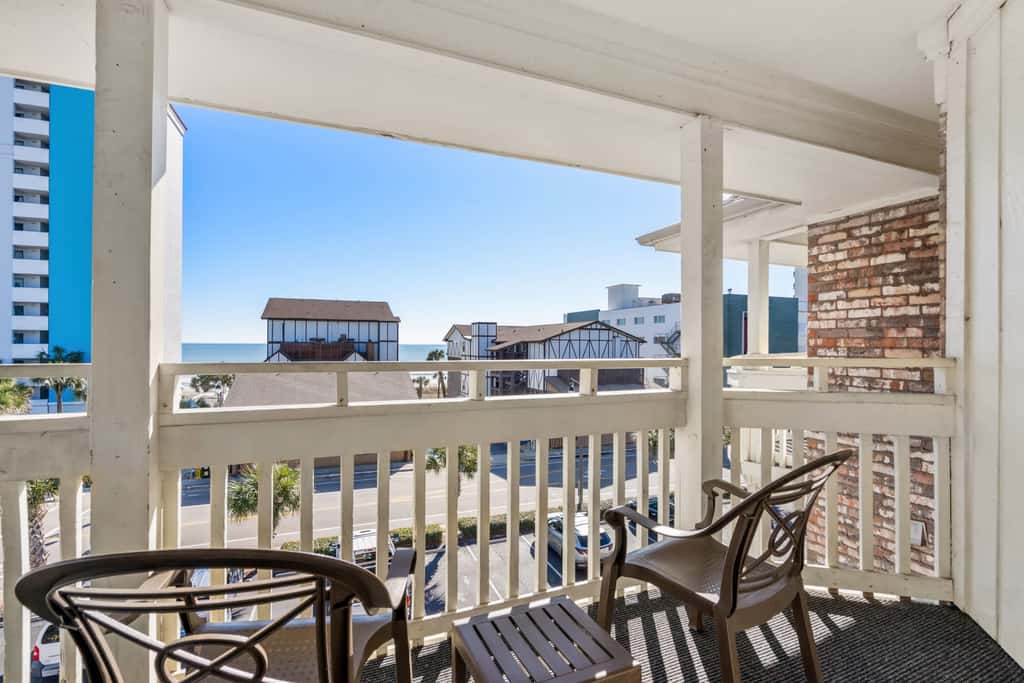 Ocean View • Beach Across St • Giant Hot Tub/Pool