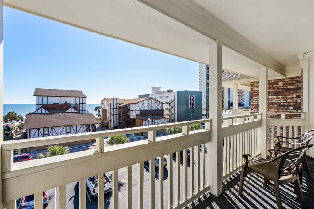 Ocean View • Beach Across St • Giant Hot Tub/Pool