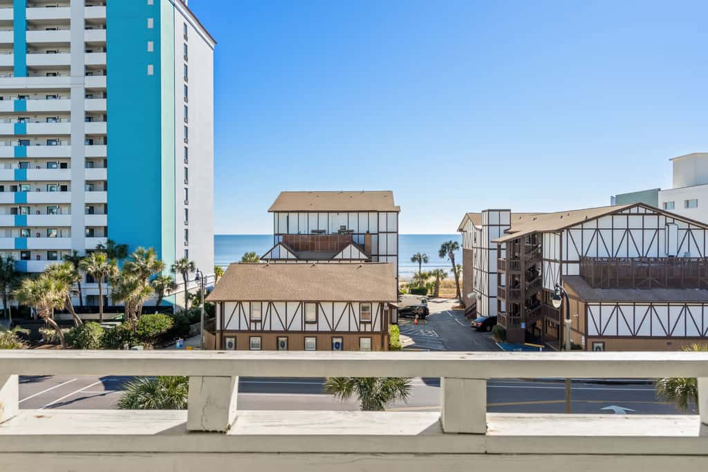 Ocean View • Beach Across St • Giant Hot Tub/Pool