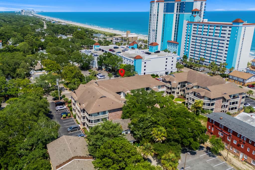 Steps 2 Pool & Hot Tub, Walk 2 Beach & Restaurants
