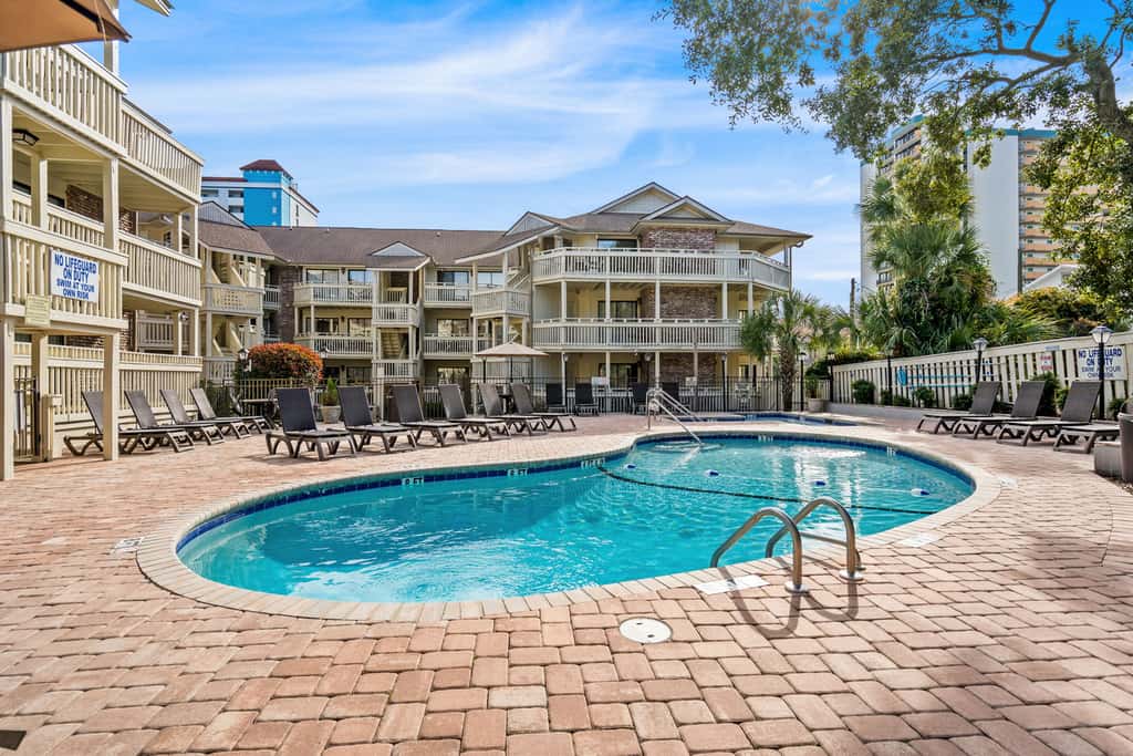 Steps 2 Pool & Hot Tub, Walk 2 Beach & Restaurants