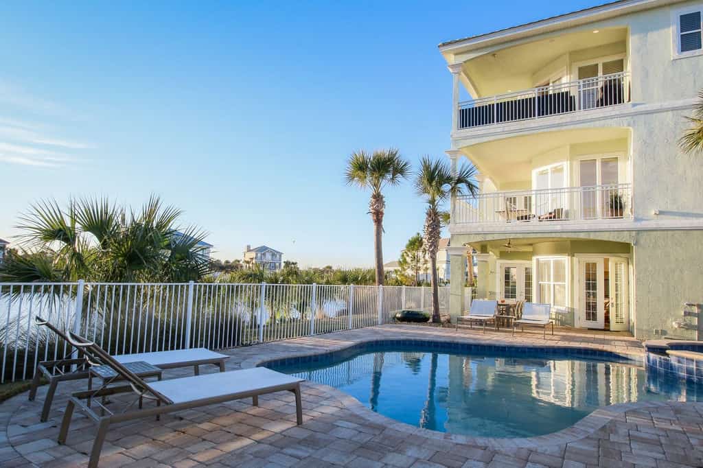 Florida vacation rental with outdoor pool