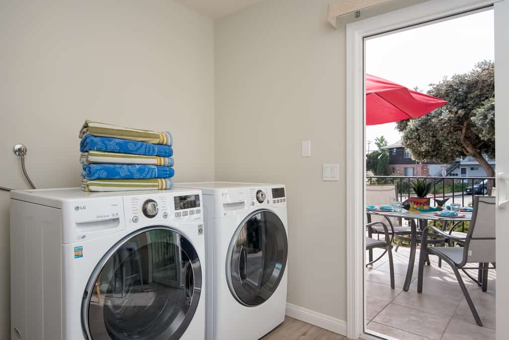 Best beach house amenities for vacation rentals: comfort.