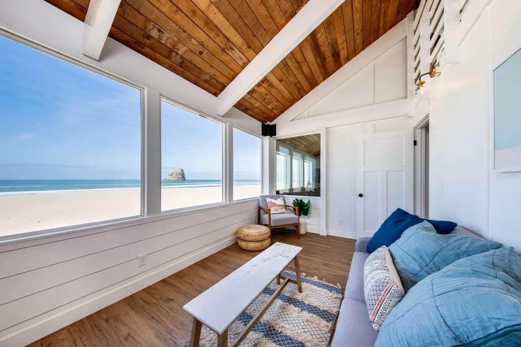 oceanfront home on the Oregon Coast with beach and haystack views