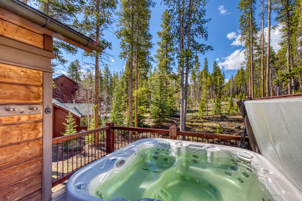 Vacation rentals in Breckenridge, CO with hot tubs