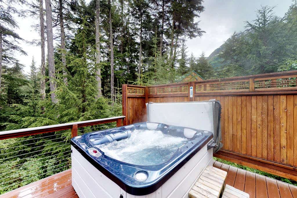 Outdoor hot tub in the mountains of Girdwood, AK.