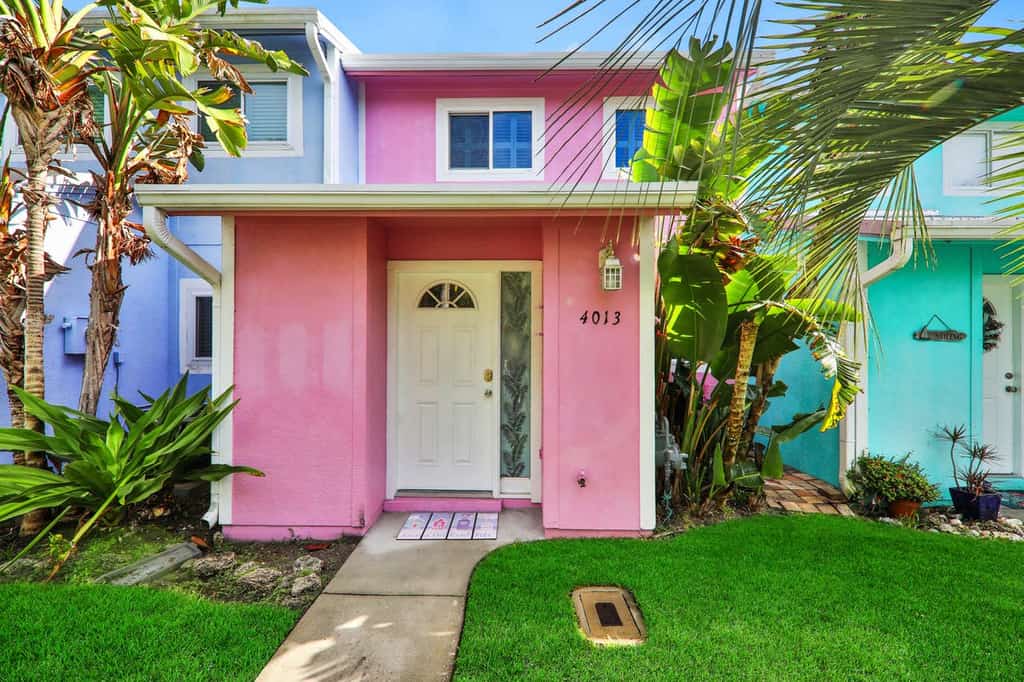 colorful New Smyrna Beach vacation rentals