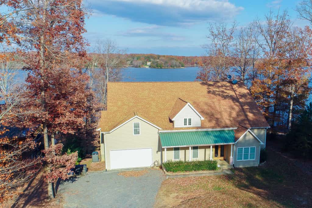 waterfront vacation home in Mineral, VA