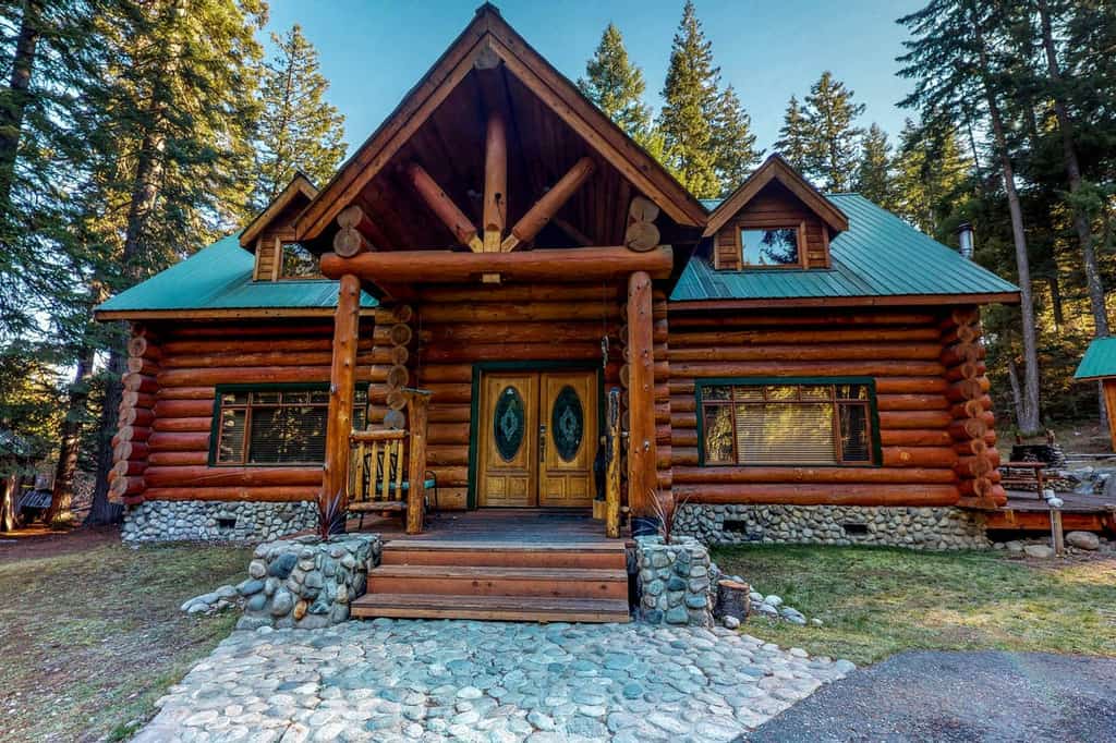 log cabin located in Leavenworth, WA
