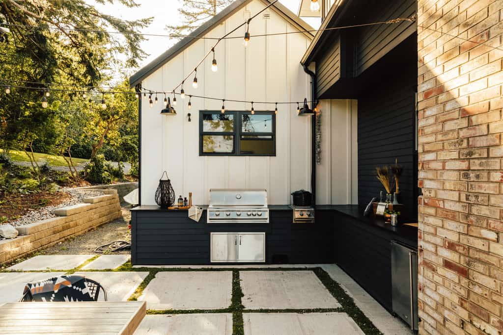The best amenities for vacation rentals on the beach: outdoor kitchen
