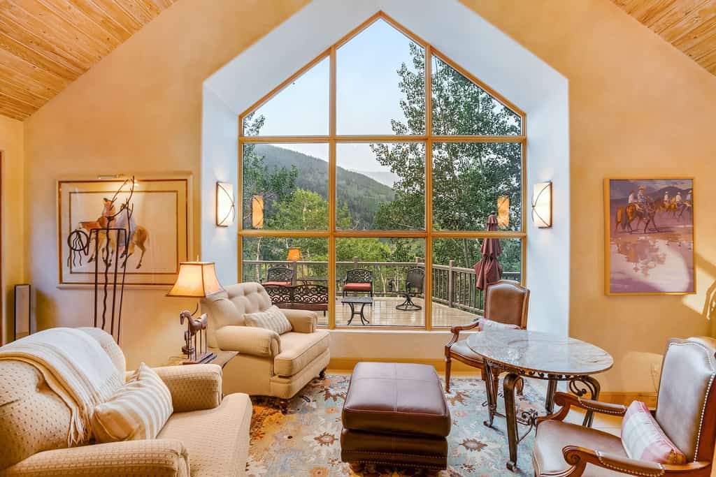 The living room of a vacation rental in Aspen CO