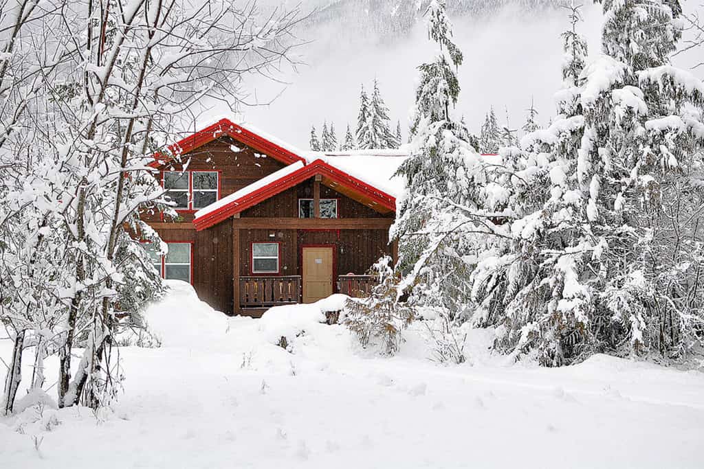 Holiday vacation rental covered in Washington covered in snow