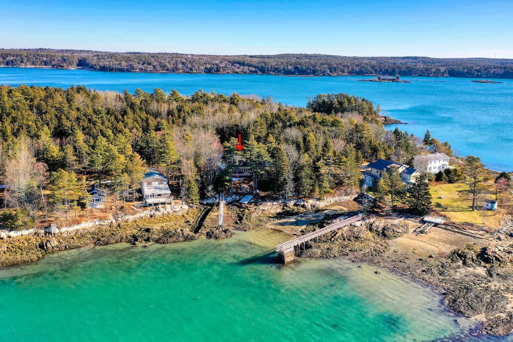 Best lake front rental amenities to have: West Bath, ME