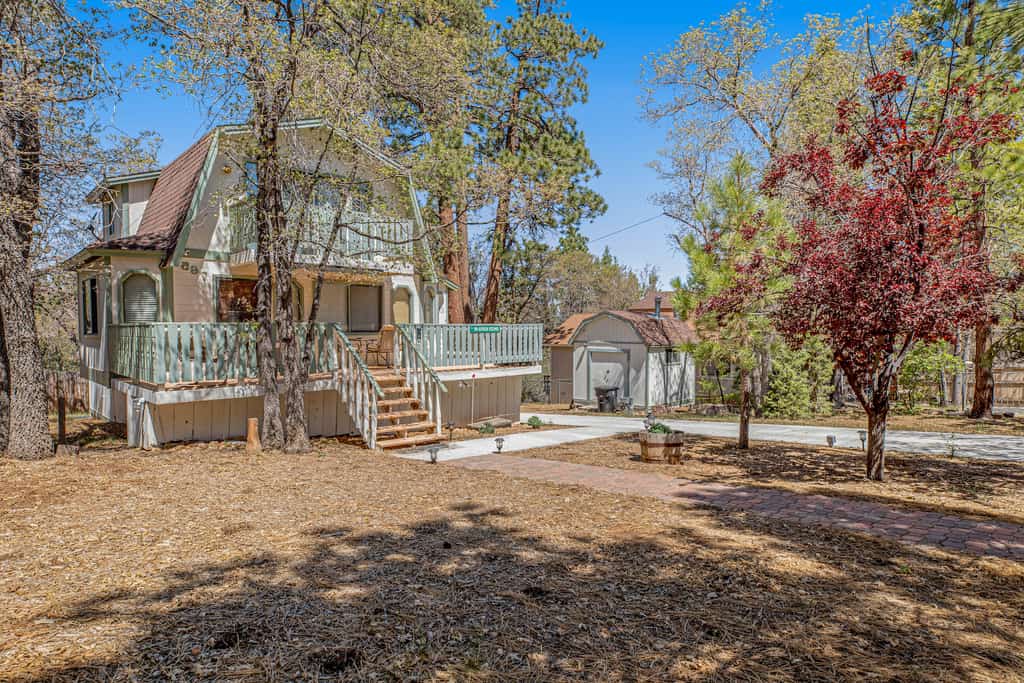 The exterior of a vacation rental in Sugarloaf, CA.