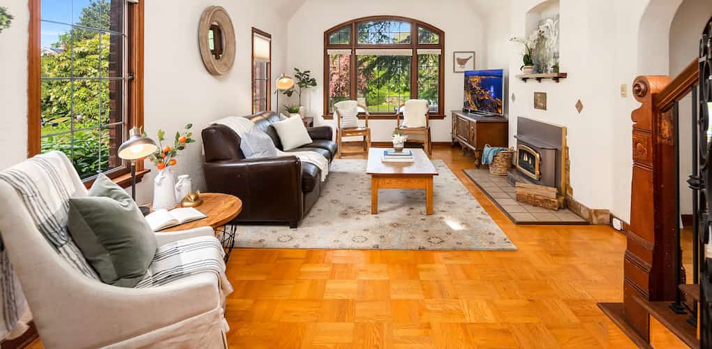 living room.