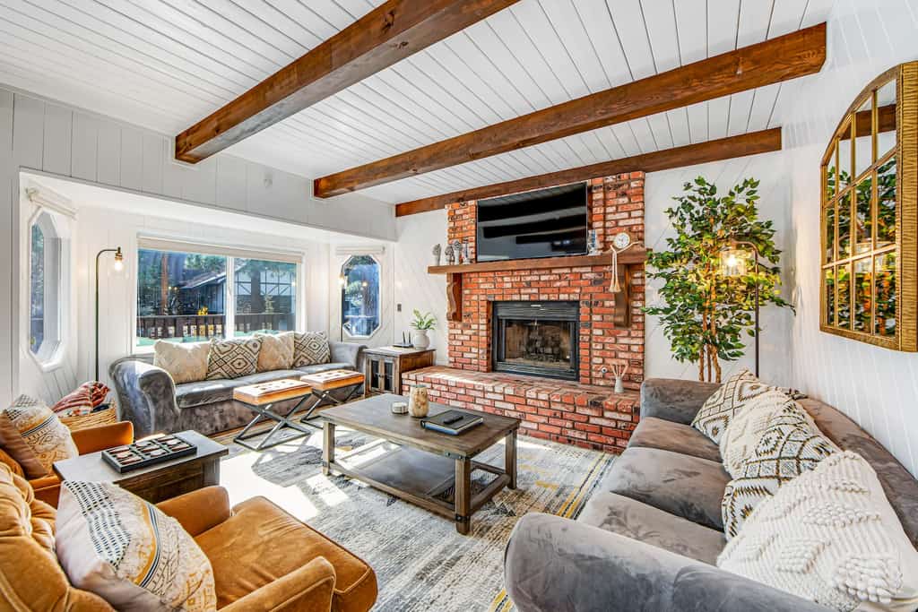 View of a cabin rental in Big Bear, CA.