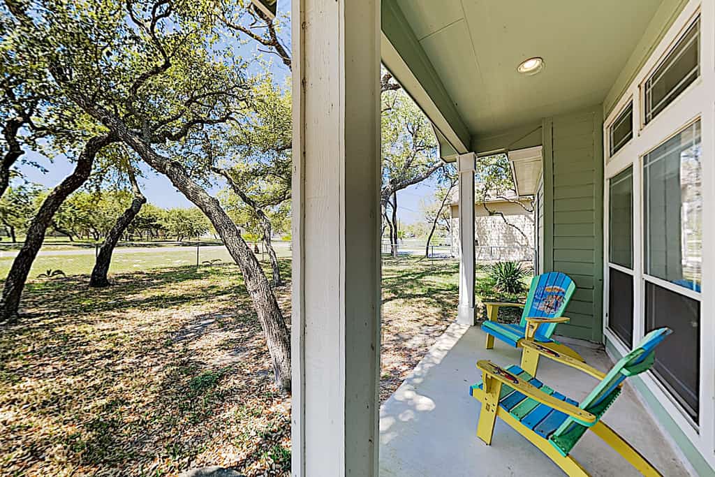 The outdoor patio of a Rockport, TX vacation rental.
