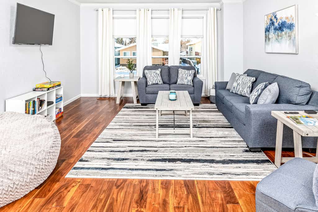 A living room with charming decorations at a vacation rental in Anchorage, Alaska.