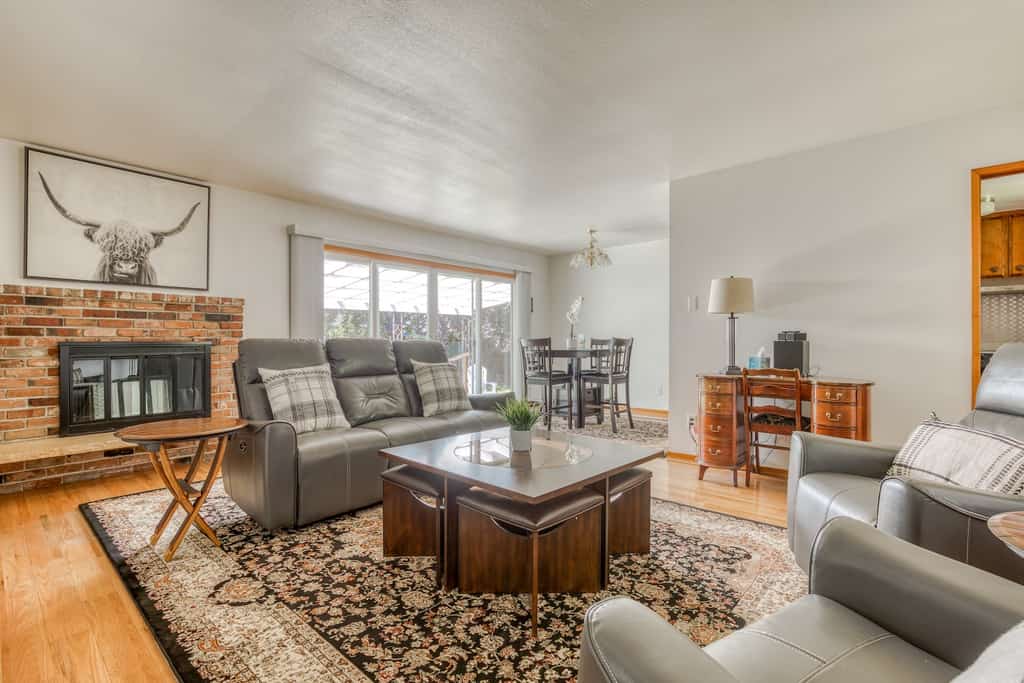 The living area of a McMinville, OR rental.