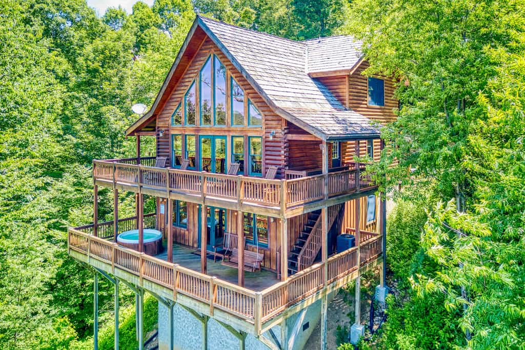The exterior of a vacation rental in Mars Hill, NC.